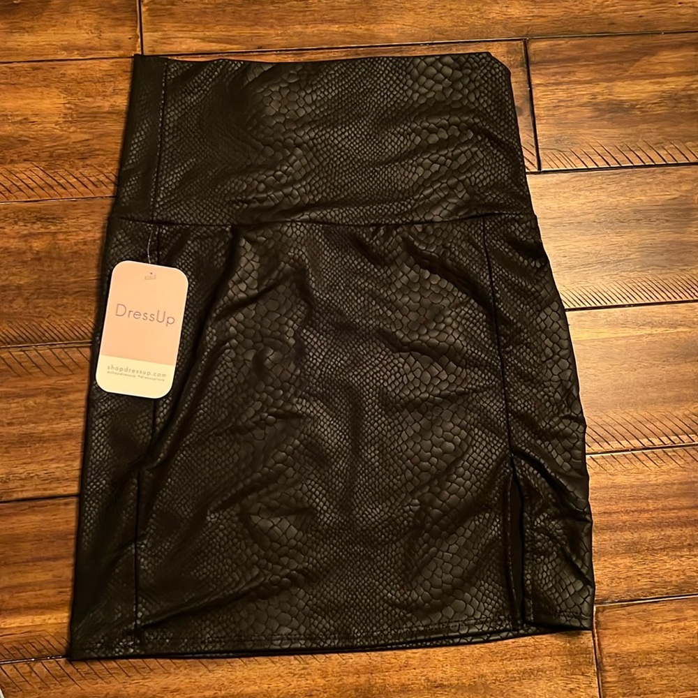 Black Snake Print Skirt. Medium. Brand: Cherish